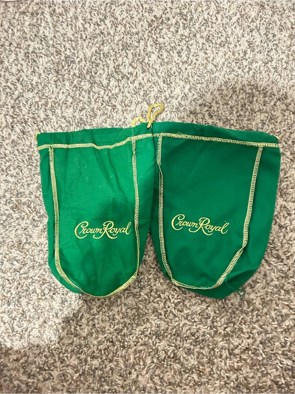 Crown Royal Green Velvet Drawstring Pouch Set